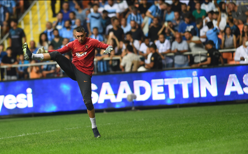 Galatasaray’da Muslera’dan ayrılık sinyali! Emekli olmak istediği takımı açıkladı