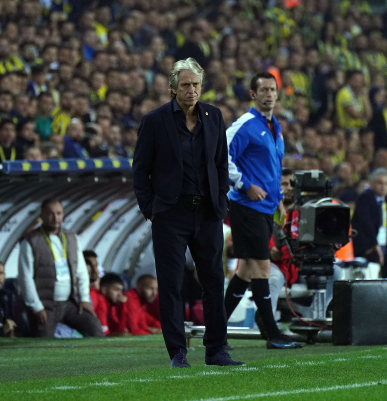 Spor yazarları Fenerbahçe - Fatih Karagümrük karşılaşmasını değerlendirdi! Çılgın Jorge Jesus