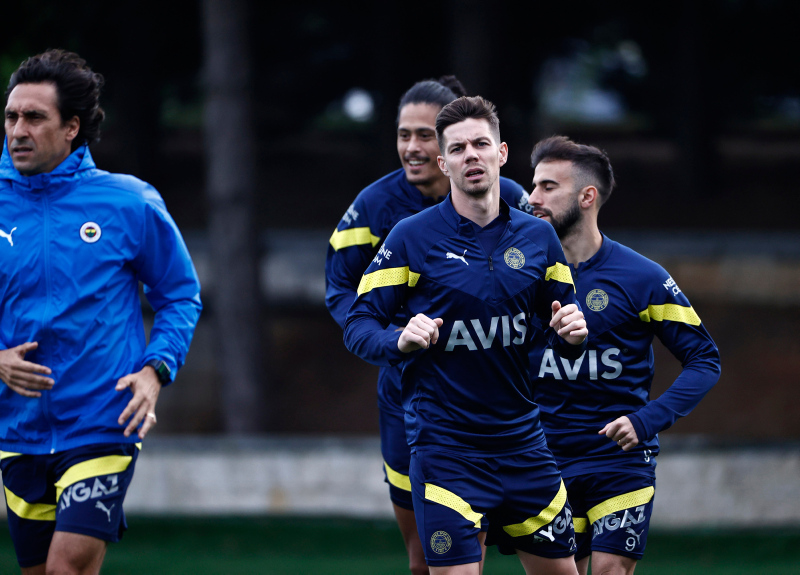 FENERBAHÇE HABERLERİ: Jorge Jesus’tan oyuncularına uyarı! AEK Larnaca maçında...