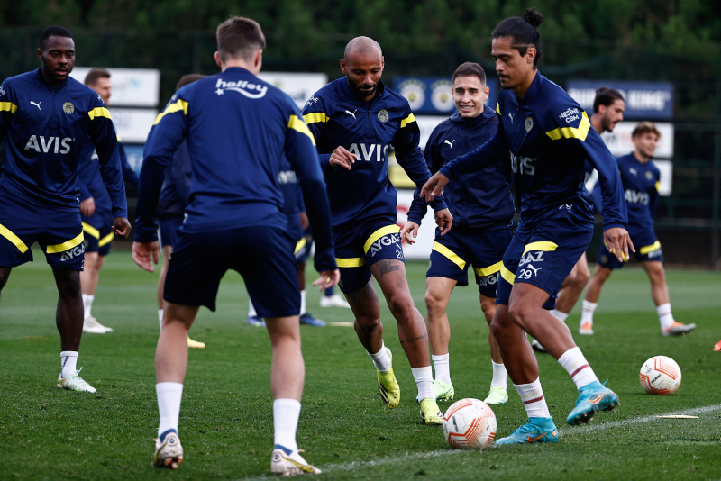 FENERBAHÇE HABERLERİ: Jorge Jesus’tan oyuncularına uyarı! AEK Larnaca maçında...