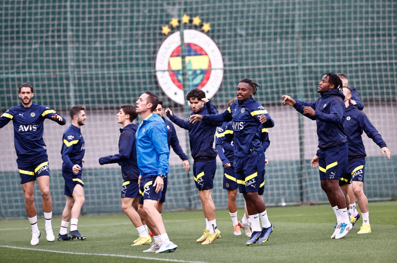 FENERBAHÇE HABERLERİ: Jorge Jesus’tan oyuncularına uyarı! AEK Larnaca maçında...