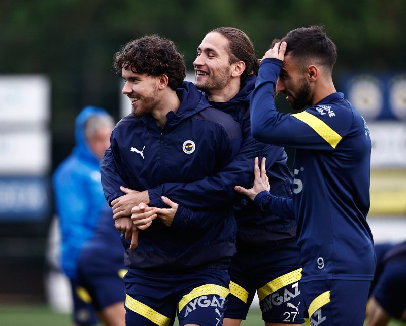 FENERBAHÇE HABERLERİ: Jorge Jesus’tan oyuncularına uyarı! AEK Larnaca maçında...