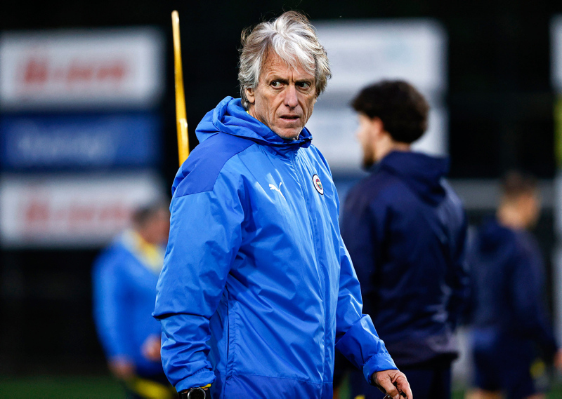 FENERBAHÇE HABERLERİ: Jorge Jesus’tan oyuncularına uyarı! AEK Larnaca maçında...