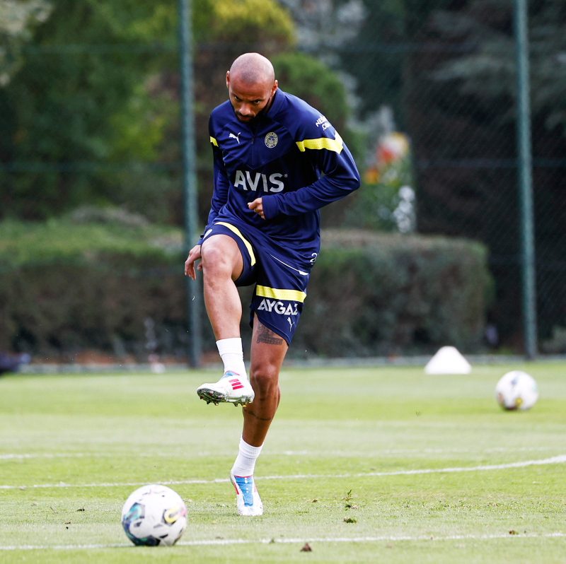 FENERBAHÇE HABERLERİ: Jorge Jesus’tan oyuncularına uyarı! AEK Larnaca maçında...