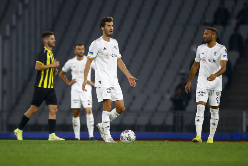 Beşiktaş’ta stoper problemi! Trabzonspor’a karşı kim oynayacak?