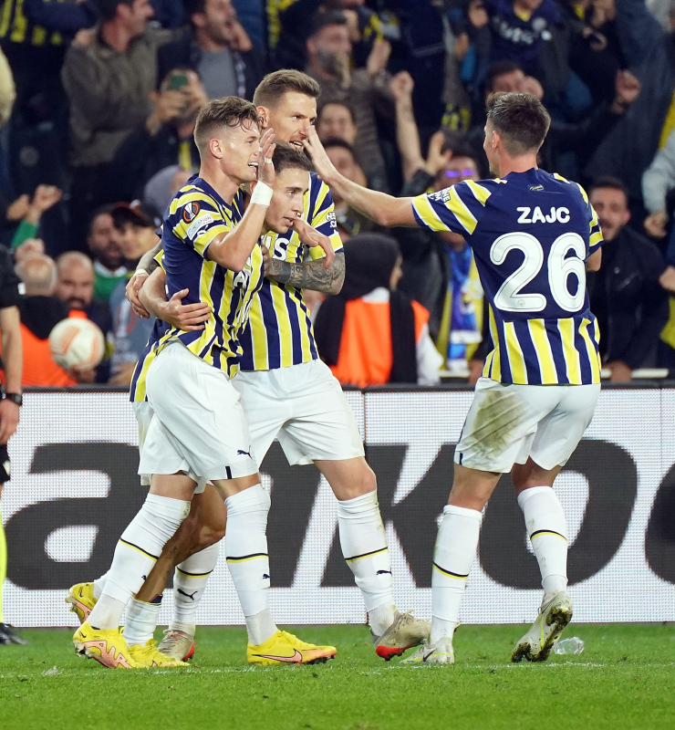 Fenerbahçe’de 2+1 yıllık imza! Menajeri İstanbul’a geliyor