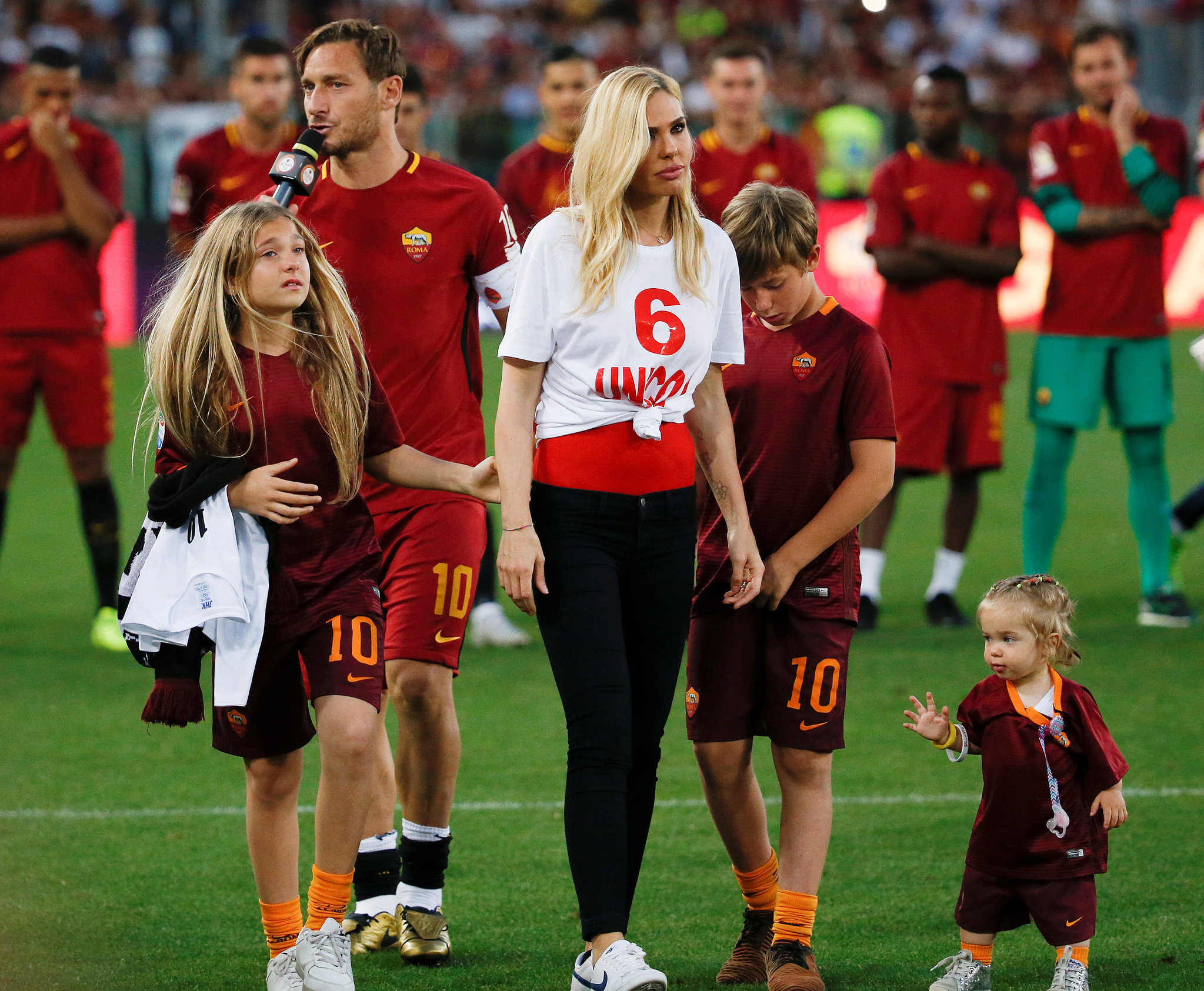 Francesco Totti’yi aldatmıştı! Ilary Blasi’den şok nafaka talebi