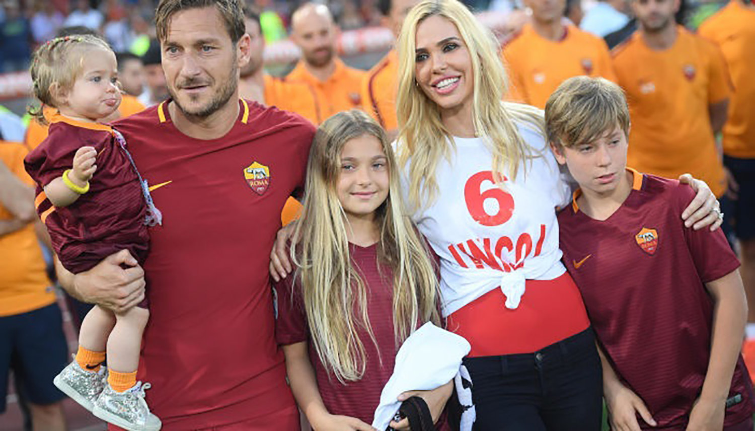 Francesco Totti’yi aldatmıştı! Ilary Blasi’den şok nafaka talebi