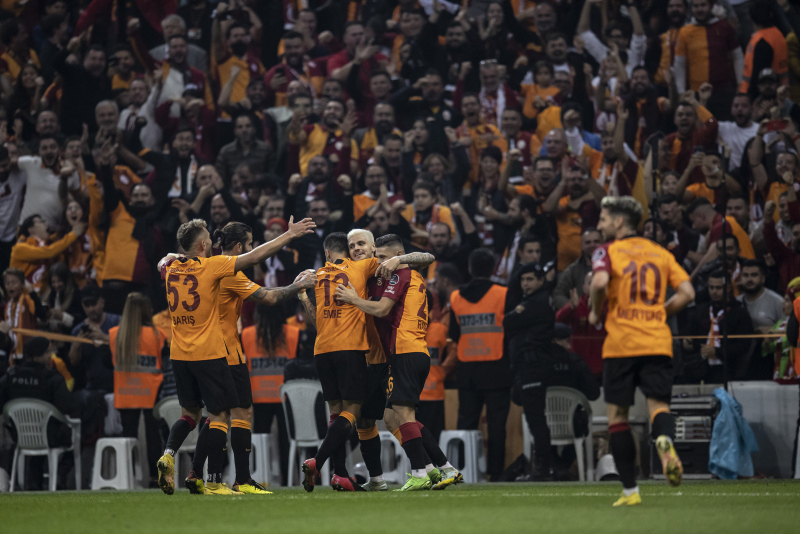 TRANSFER HABERİ: Halil Dervişoğlu’dan Galatasaray’a yeşil ışık!