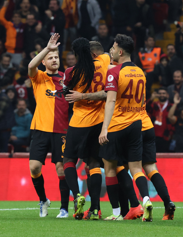TRANSFER HABERİ: Halil Dervişoğlu’dan Galatasaray’a yeşil ışık!