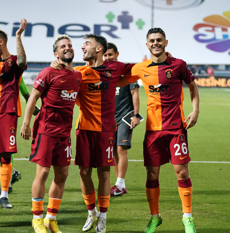Galatasaray’da Yunus Akgün’e sürpriz talip!