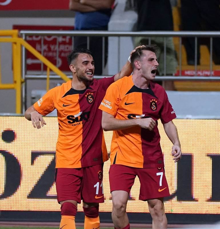 Galatasaray’da Yunus Akgün’e sürpriz talip!