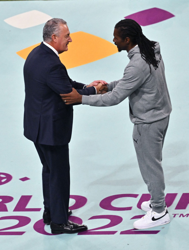 Senegal Teknik Direktörü Aliou Cisse’nin yürek burkan hikayesi! Ailesini kazada kaybetti ama...