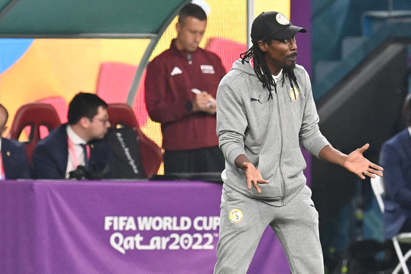 Senegal Teknik Direktörü Aliou Cisse’nin yürek burkan hikayesi! Ailesini kazada kaybetti ama...