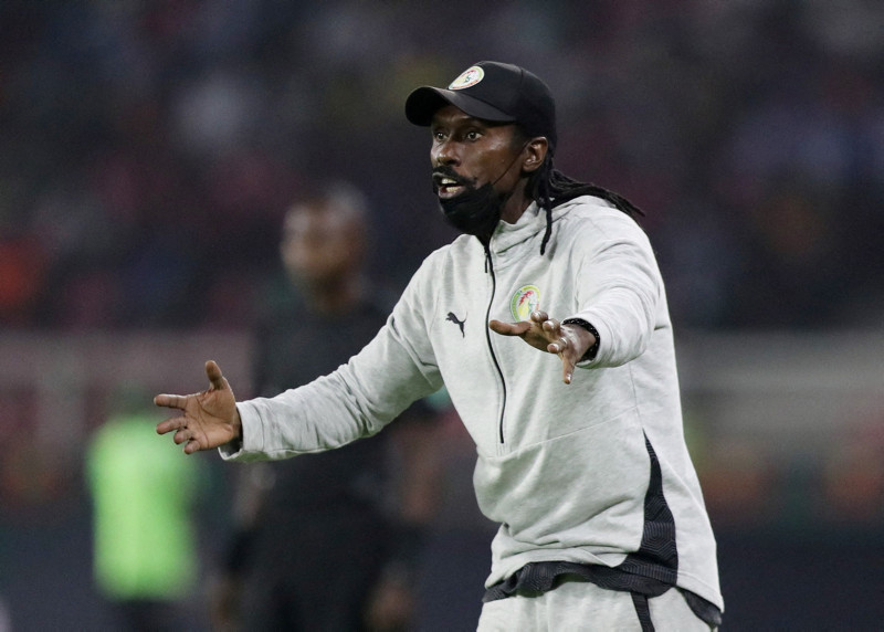Senegal Teknik Direktörü Aliou Cisse’nin yürek burkan hikayesi! Ailesini kazada kaybetti ama...