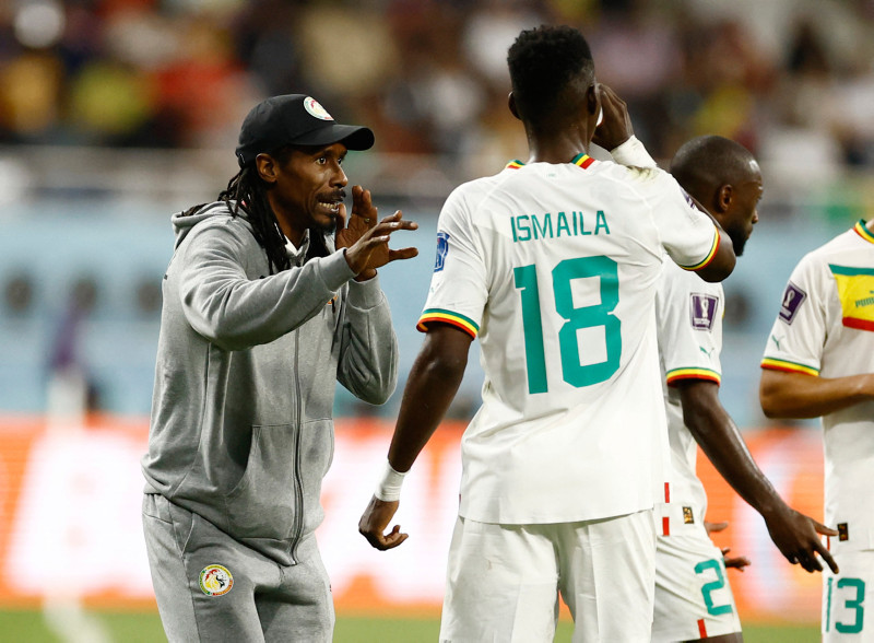 Senegal Teknik Direktörü Aliou Cisse’nin yürek burkan hikayesi! Ailesini kazada kaybetti ama...