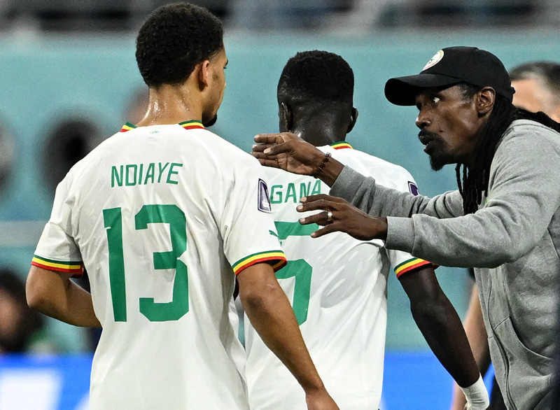 Senegal Teknik Direktörü Aliou Cisse’nin yürek burkan hikayesi! Ailesini kazada kaybetti ama...