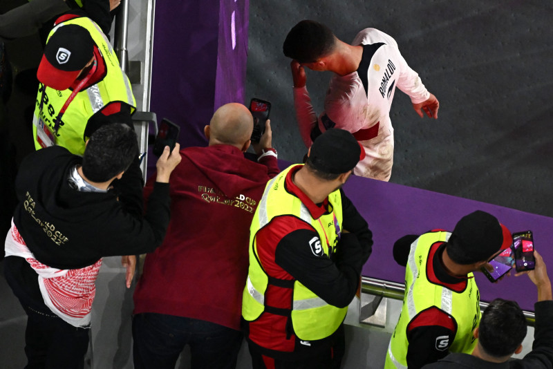 Cristiano Ronaldo Fas - Portekiz maçı sonrası gözyaşlarını tutamadı! İşte o görüntüler