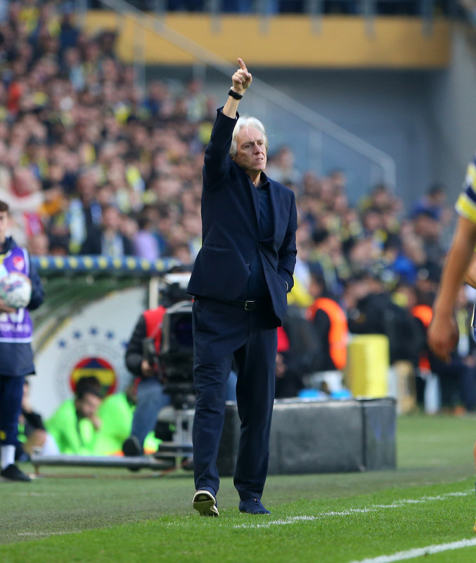 Fenerbahçe’de Jorge Jesus’un talipleri artıyor! Portekizli hocanın kararı…