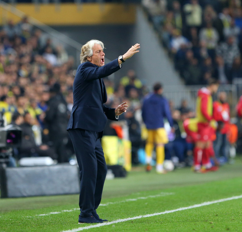 Fenerbahçe’de Jorge Jesus’un talipleri artıyor! Portekizli hocanın kararı…