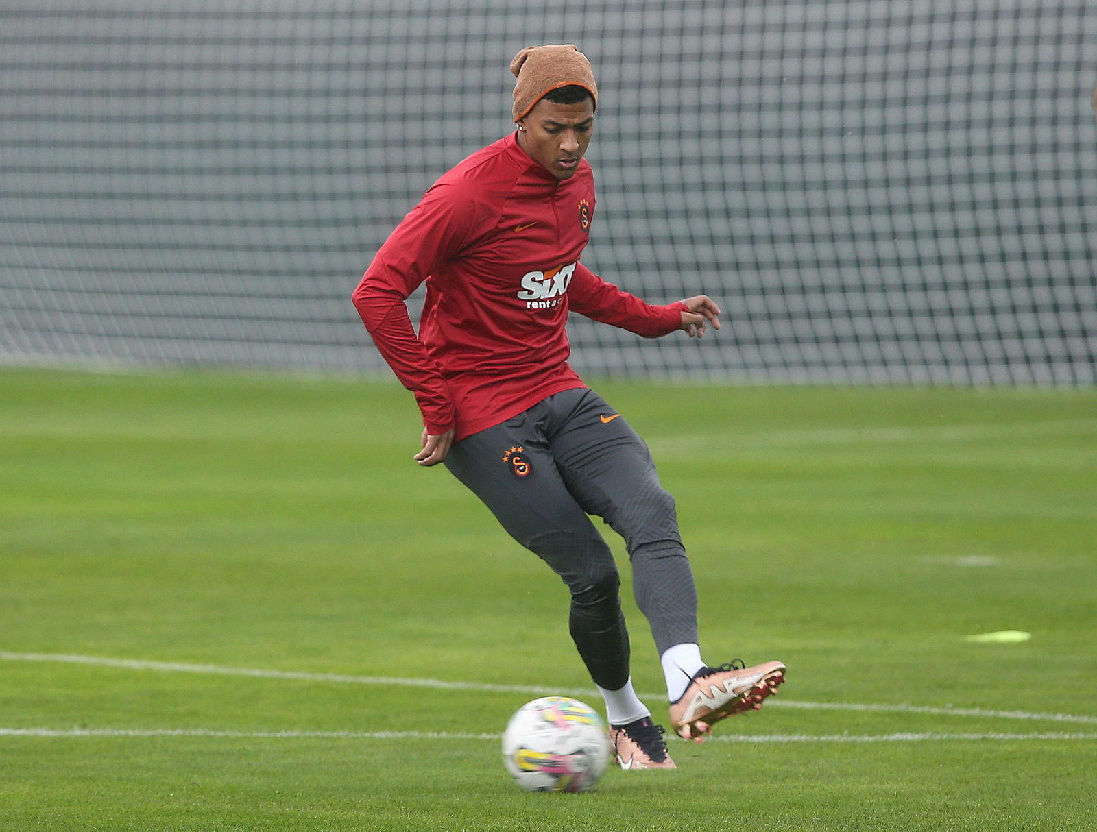 Galatasaray’a transferde üzücü haber! Marcelo ve Van Aanholt...