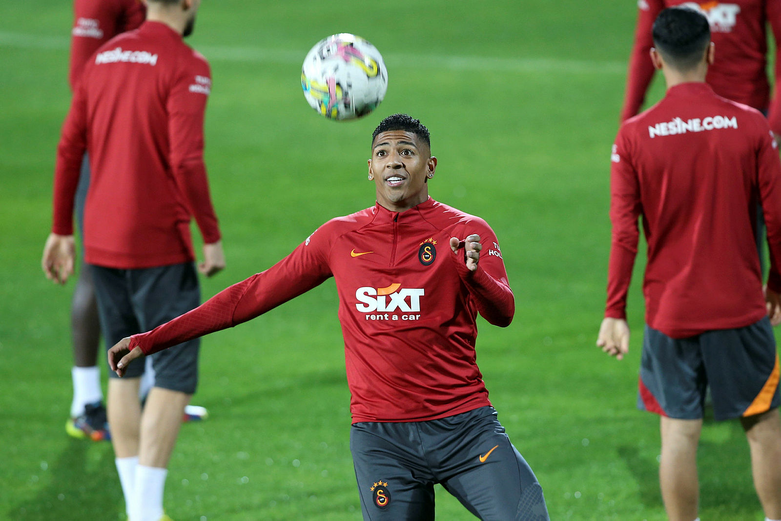 Galatasaray’a transferde üzücü haber! Marcelo ve Van Aanholt...