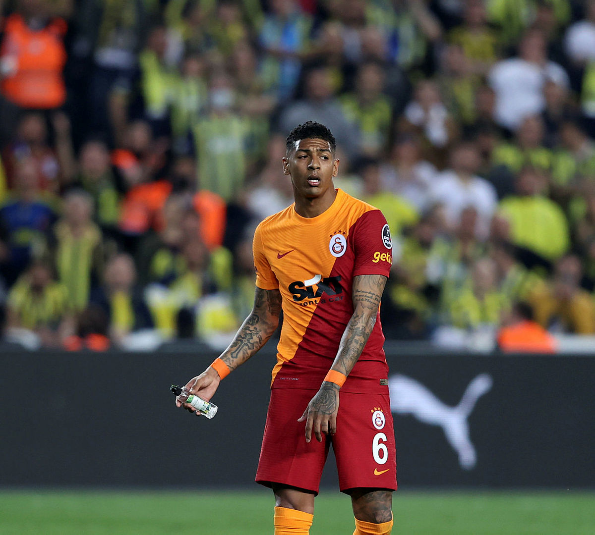 Galatasaray’a transferde üzücü haber! Marcelo ve Van Aanholt...