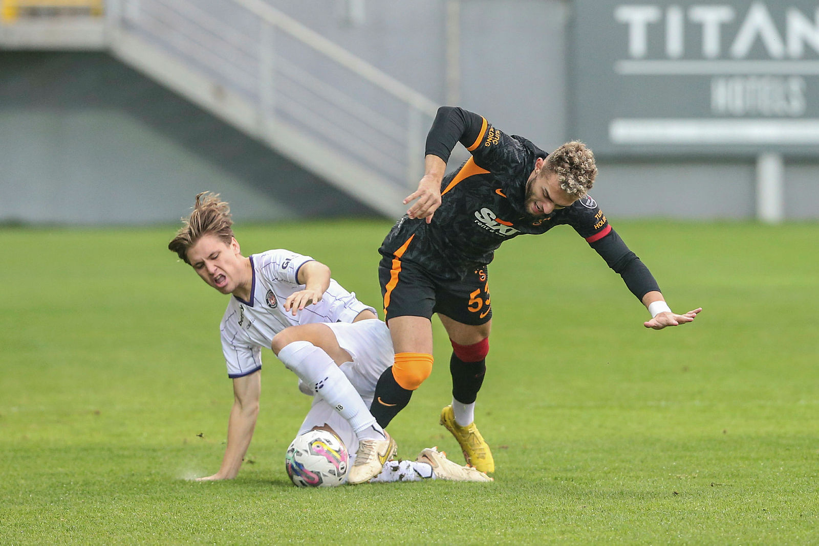 GALATASARAY HABERLERİ: Berke Özer tartışma yarattı! Taraftarlar...