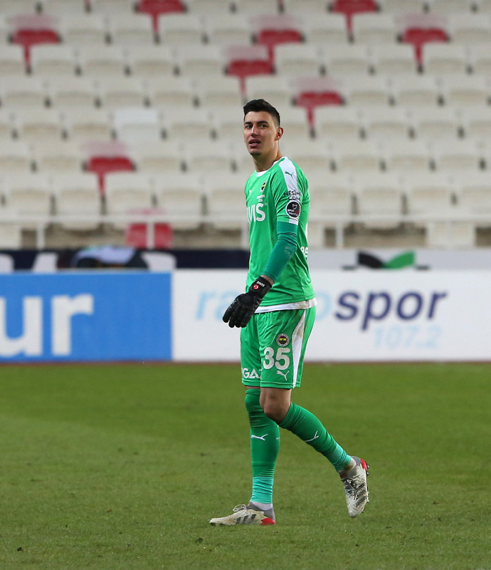 GALATASARAY HABERLERİ: Berke Özer tartışma yarattı! Taraftarlar...