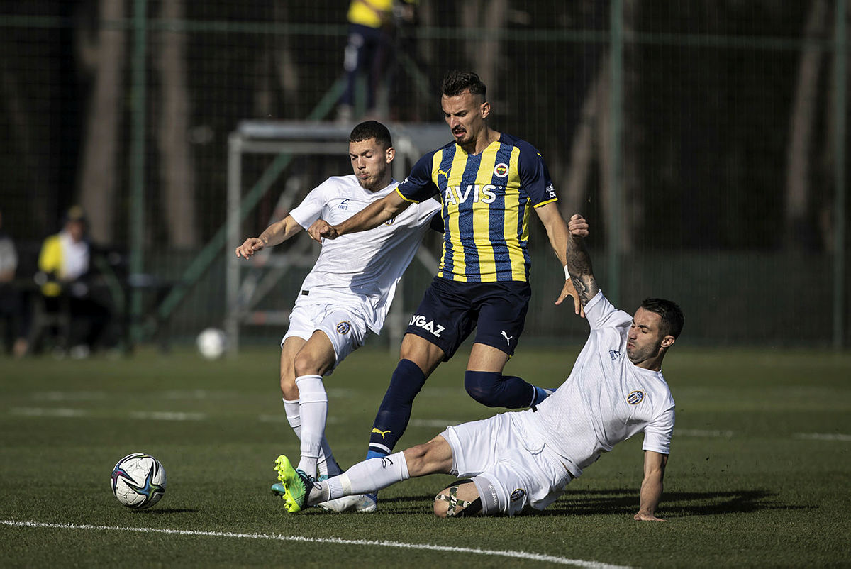 Fenerbahçe’de Mergim Berisha paylaşılamıyor!