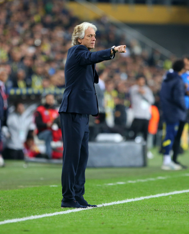 Fenerbahçe’de Jorge Jesus’tan Trabzonspor derbisi sonrası uyarı!