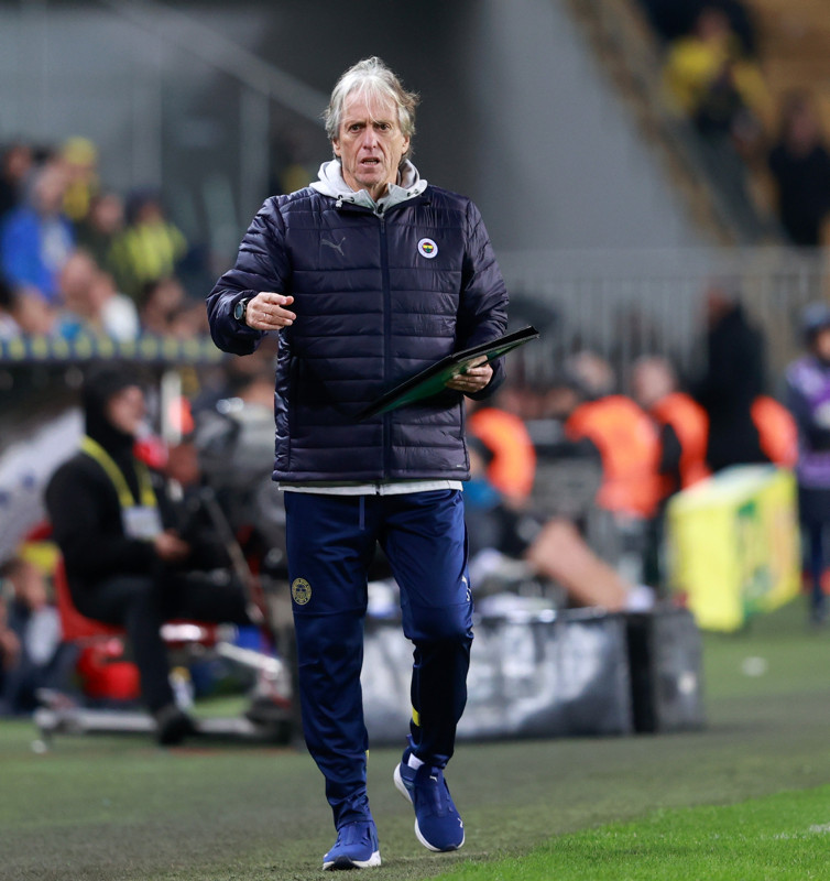 Fenerbahçe’de Jorge Jesus’tan Trabzonspor derbisi sonrası uyarı!