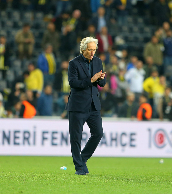 Fenerbahçe’de Jorge Jesus’tan Trabzonspor derbisi sonrası uyarı!