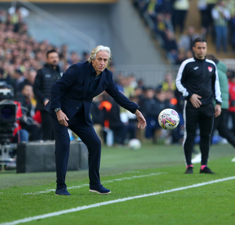 Fenerbahçe’de Jorge Jesus’tan Trabzonspor derbisi sonrası uyarı!