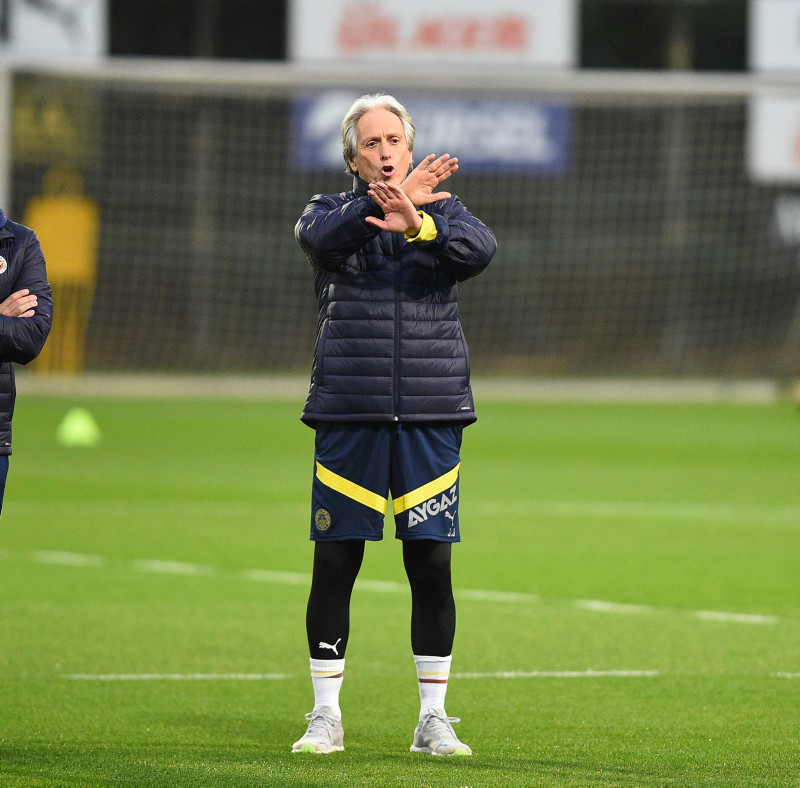 Fenerbahçe’de Jorge Jesus’tan Trabzonspor derbisi sonrası uyarı!