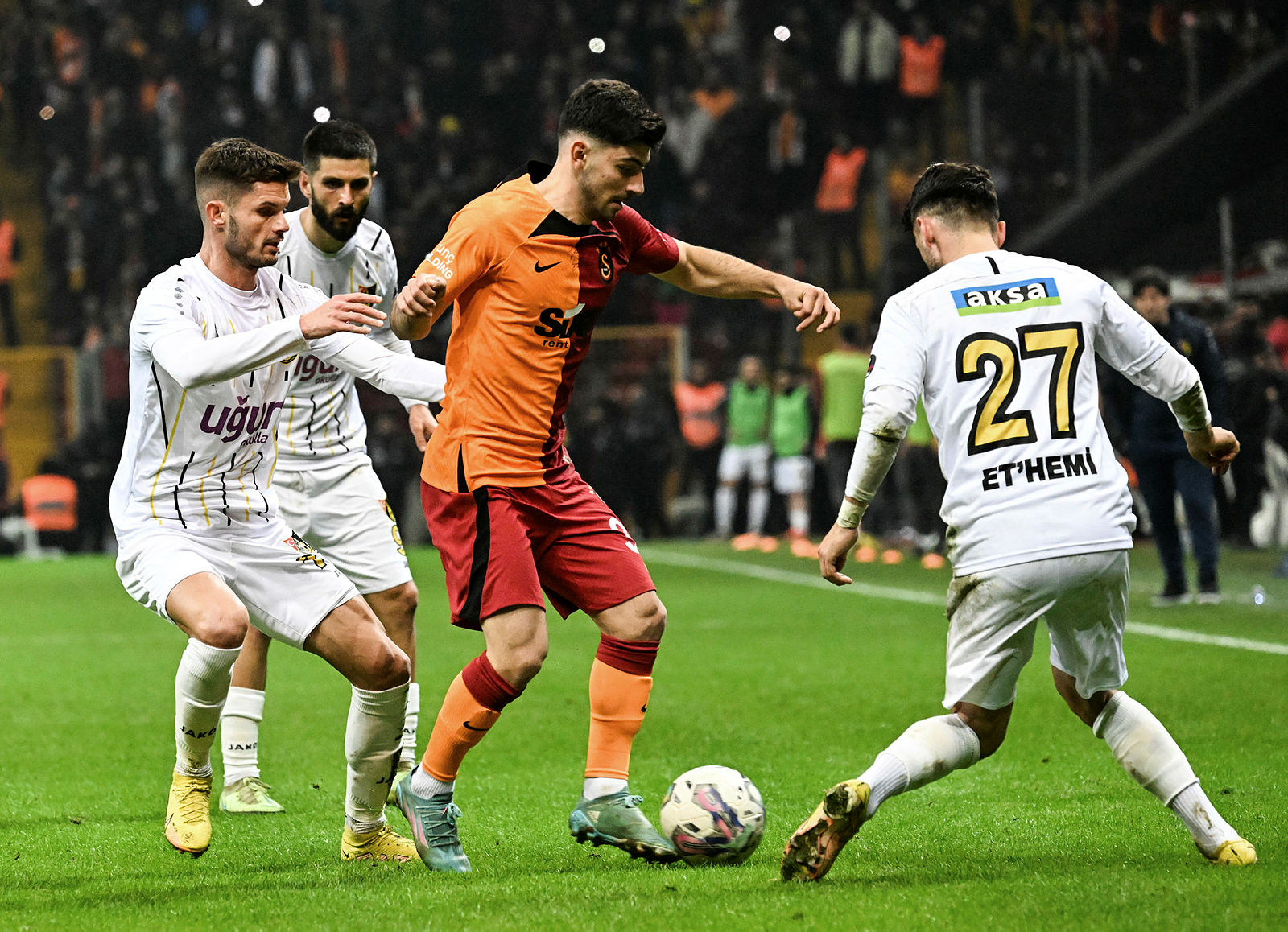 Spor yazarları Galatasaray-İstanbulspor karşılaşmasını değerlendirdi!