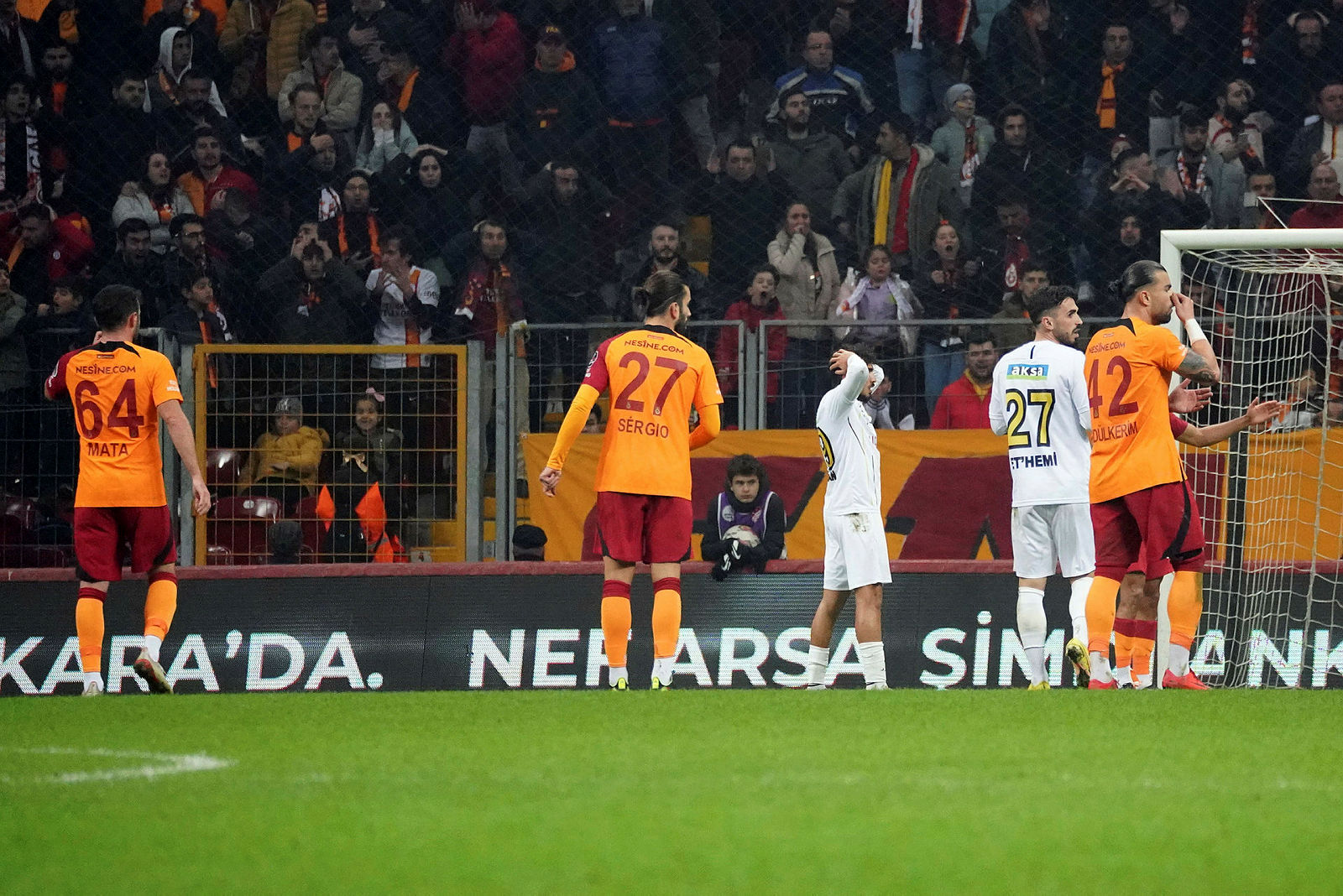 Spor yazarları Galatasaray-İstanbulspor karşılaşmasını değerlendirdi!