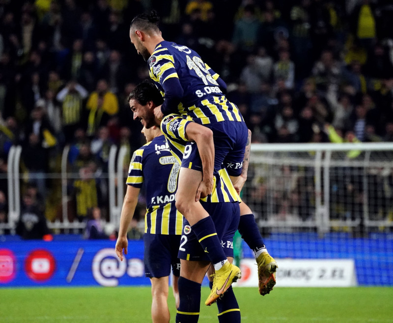 TRANSFER HABERİ: Fenerbahçe’ye 2.06’lık stoper! Sözleşme detayları ortaya çıktı
