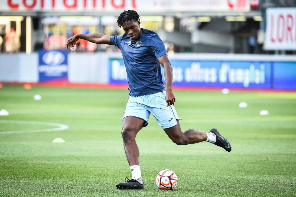 TRANSFER HABERİ: Fenerbahçe’ye 2.06’lık stoper! Sözleşme detayları ortaya çıktı