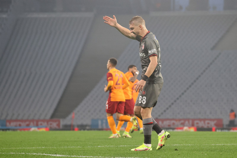 Caner Erkin kararını verdi! Beşiktaş ve Galatasaray...