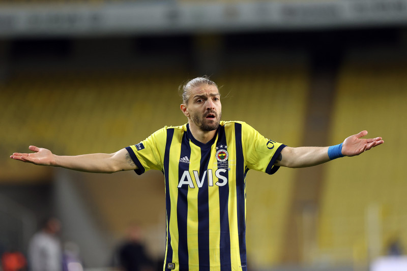 Caner Erkin kararını verdi! Beşiktaş ve Galatasaray...