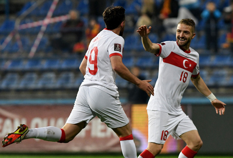 Caner Erkin kararını verdi! Beşiktaş ve Galatasaray...