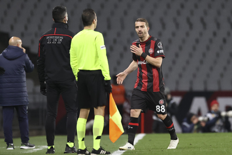 Caner Erkin kararını verdi! Beşiktaş ve Galatasaray...