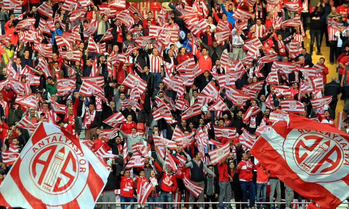 Süper Lig’de taraftar ortalamaları açıklandı! İlk sıradaki takım...