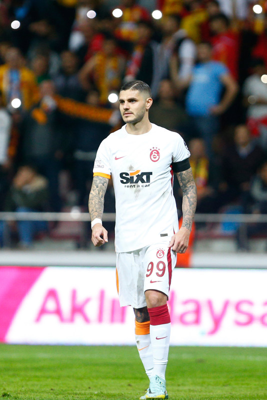 Fenerbahçe Galatasaray derbisi öncesi Icardi ve Okan Buruk arasında görüşme!