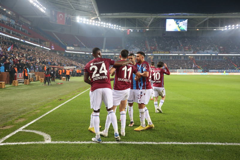 Spor yazarları Trabzonspor-Başakşehir maçını değerlendirdi!