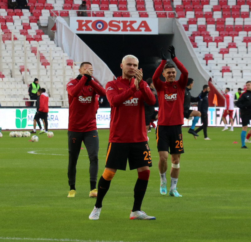 Galatasaray’da Giresunspor maçı öncesi savunmada kriz! Abdülkerim Bardakcı ve Victor Nelsson...