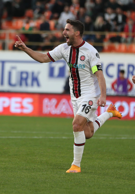 TRANSFER HABERİ: Beşiktaş Fenerbahçe Trabzonspor ve Başakşehir Fabio Borini için devrede!