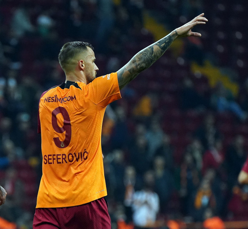 Galatasaray’da Luka Jovic endişesi! Transferde Wanda Nara detayı