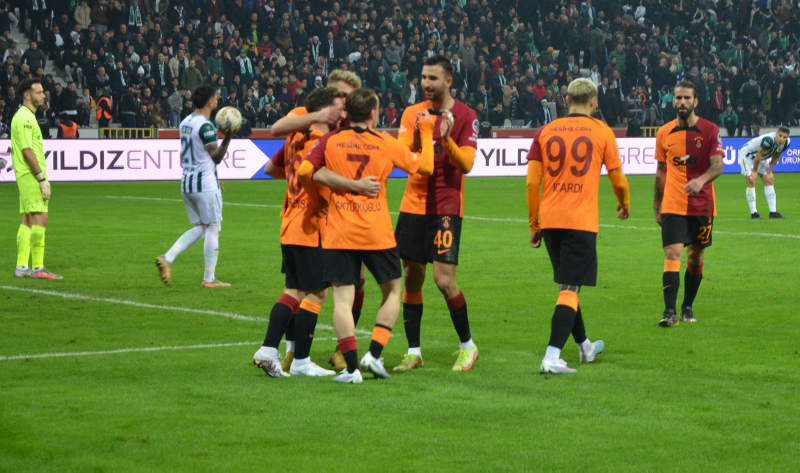 Galatasaray Fenerbahçe’nin peşinde olduğu yıldızı istiyor